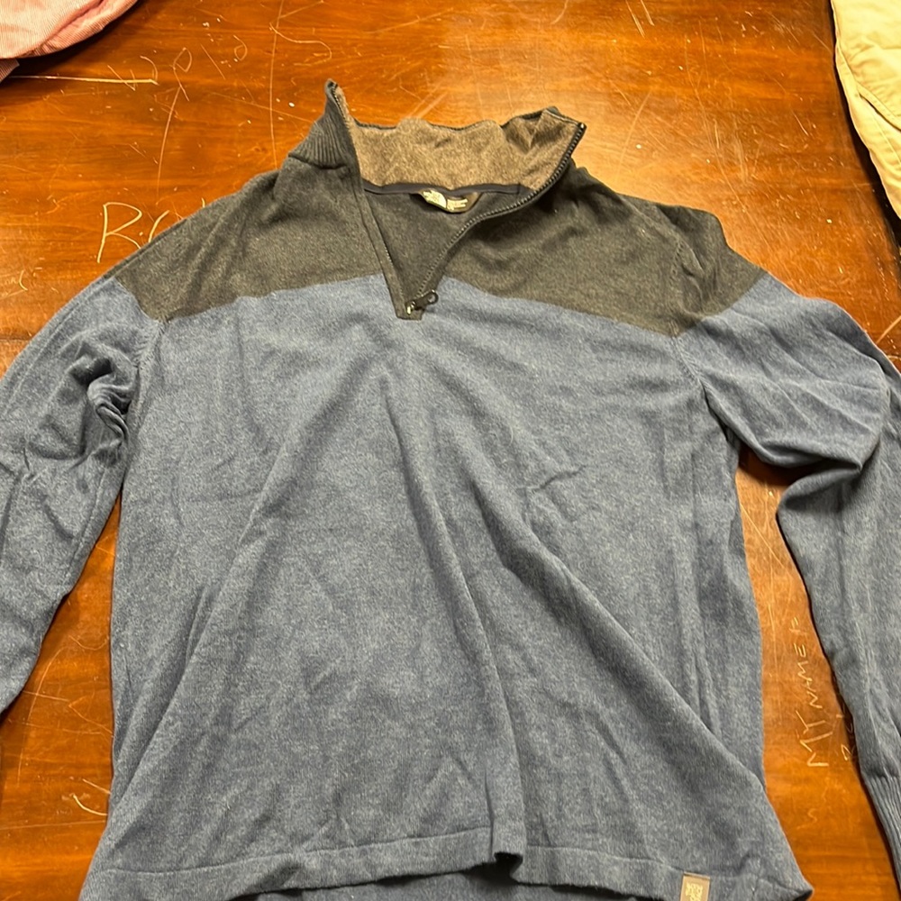 North Face Men’s 1/4 Zip Sweater